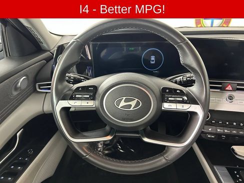 Used 2025 Hyundai Elantra Limited FWD image 7