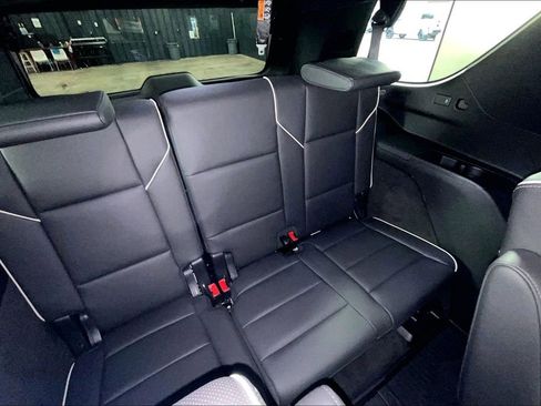 Used 2025 Cadillac Escalade Sport w/ Touring Package AWD/4WD image 38
