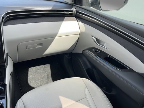 Certified 2024 Hyundai Tucson Limited FWD image 16
