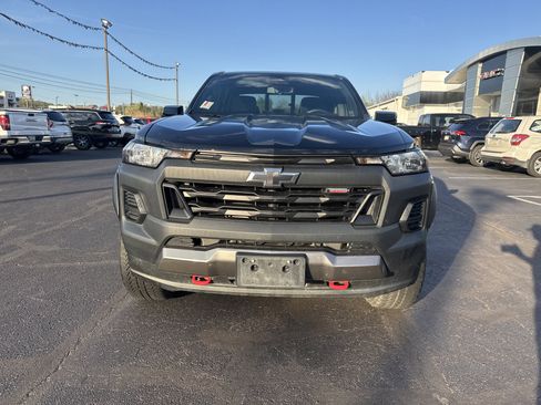 Used 2023 Chevrolet Colorado Trail Boss w/ LPO, Dark Essentials Package AWD/4WD image 11