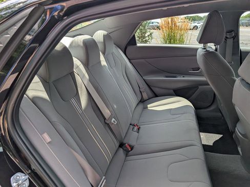 Certified 2024 Hyundai Elantra Blue image 15