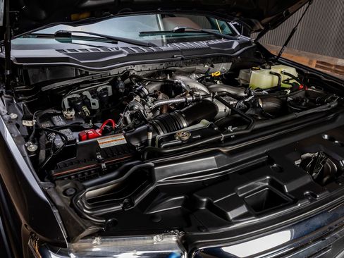 Used 2022 Ford F450 Platinum w/ FX4 Off-Road Package image 41