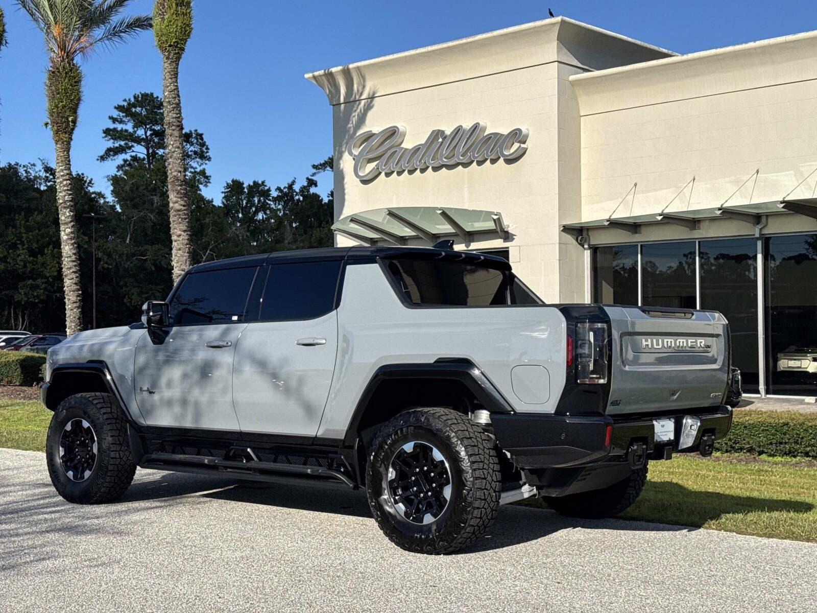 Used 2024 GMC Hummer EV 2X w/ Extreme Off-Road Package AWD/4WD image 3