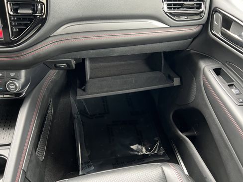 Used 2025 Dodge Durango R/T image 38