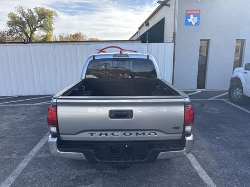 Used 2022 Toyota Tacoma SR5 image 8