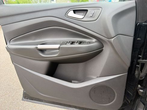 Used 2018 Ford Escape SE FWD image 31