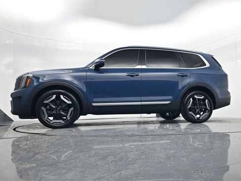 Certified 2023 Kia Telluride EX image 40