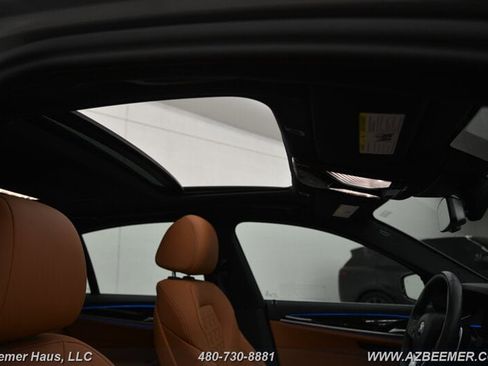 Used 2022 BMW 530e w/ Premium Package image 17