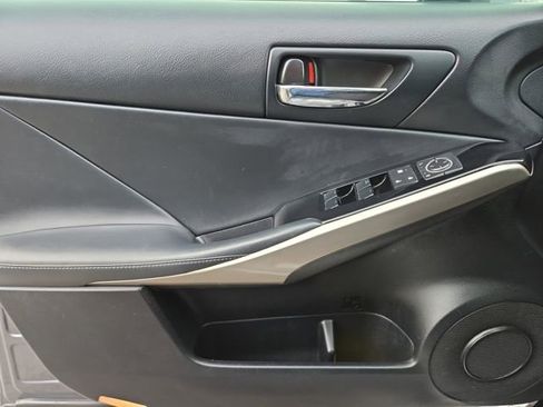Used 2016 Lexus IS 200t image 17