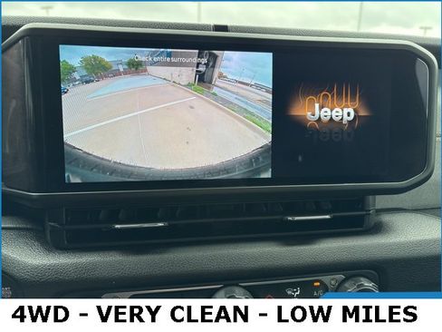 Used 2024 Jeep Wrangler Willys image 11