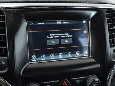 Used 2018 Jeep Grand Cherokee Laredo image 26