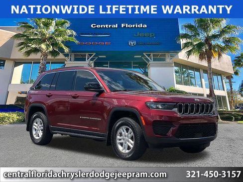 Certified 2024 Jeep Grand Cherokee Laredo AWD/4WD image 1