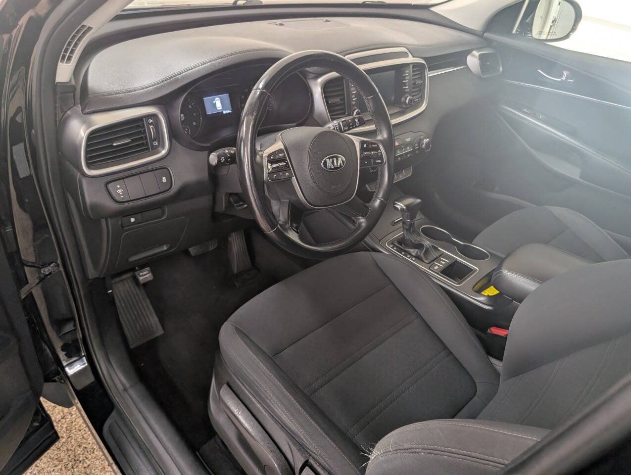Used 2019 Kia Sorento AWD image 8