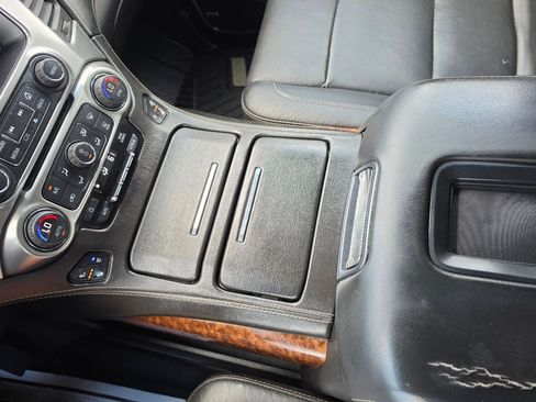 Used 2015 Chevrolet Tahoe LTZ AWD/4WD image 17