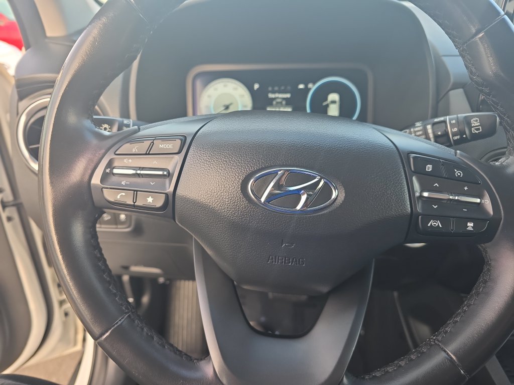 Used 2022 Hyundai Kona Limited FWD image 13