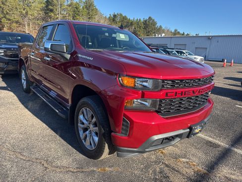 Used 2020 Chevrolet Silverado 1500 Custom w/ Custom Value Package image 1