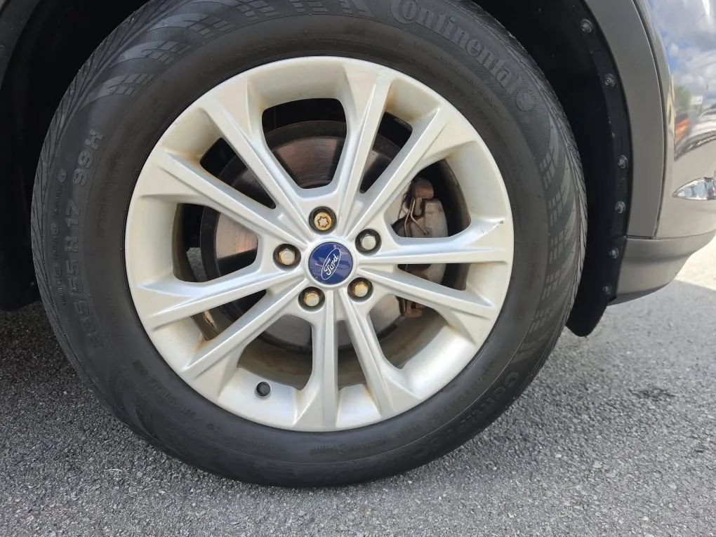 Used 2017 Ford Escape SE FWD image 9