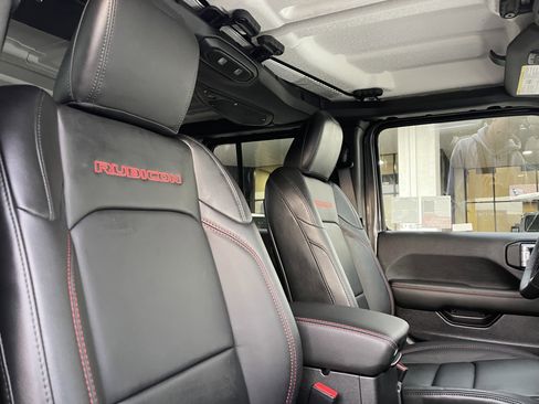 New 2026 Jeep Wrangler Unlimited Rubicon w/ Technology Group image 26