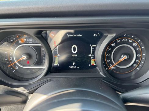 Used 2025 Jeep Wrangler Unlimited Rubicon image 23