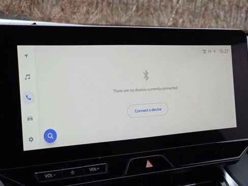 Used 2023 Toyota Venza XLE image 11