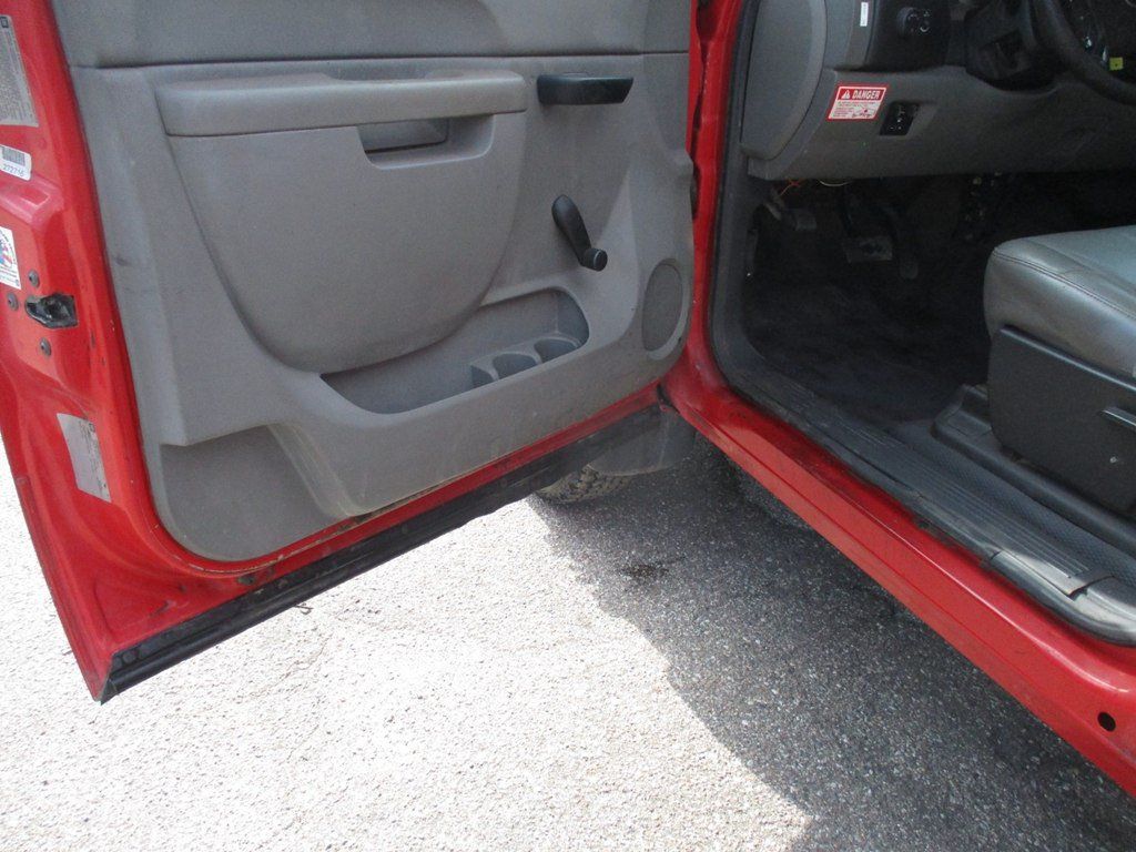 Used 2012 GMC Sierra 3500 W/T RWD image 8