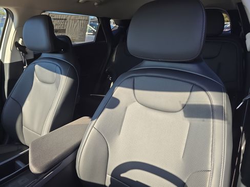 New 2025 Kia EV6 Wind image 24