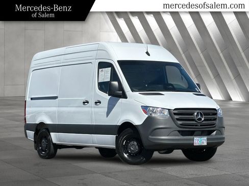 Used 2025 Mercedes-Benz Sprinter 2500 image 1