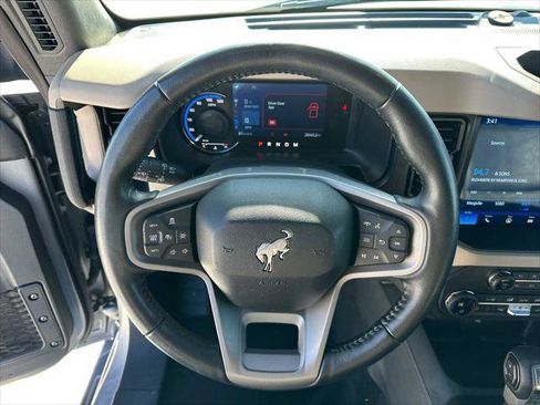 Used 2023 Ford Bronco Wildtrak image 24