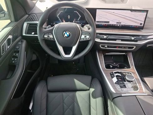 Used 2025 BMW X5 xDrive40i w/ Parking Assistance Package image 11