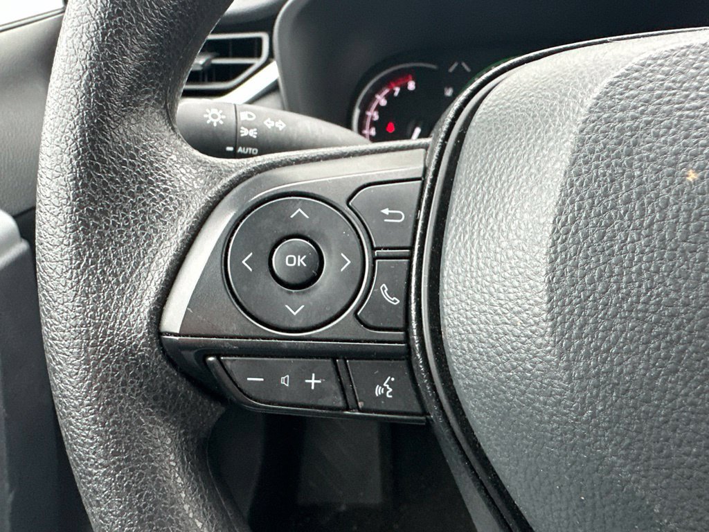 Used 2025 Toyota RAV4 XLE AWD/4WD image 38