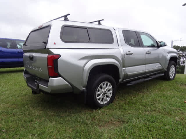 Used 2025 Toyota Tacoma SR5 AWD/4WD image 4