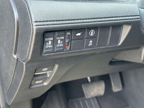 Used 2023 Honda Odyssey EX-L image 18