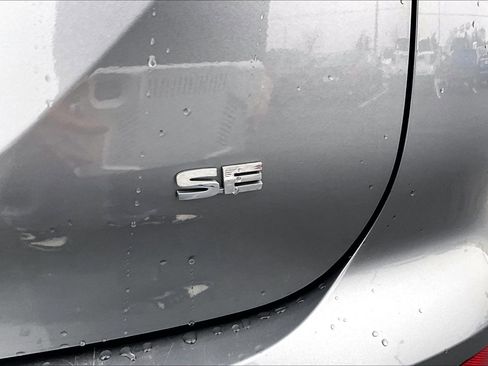 Used 2022 Mitsubishi Outlander SE image 6