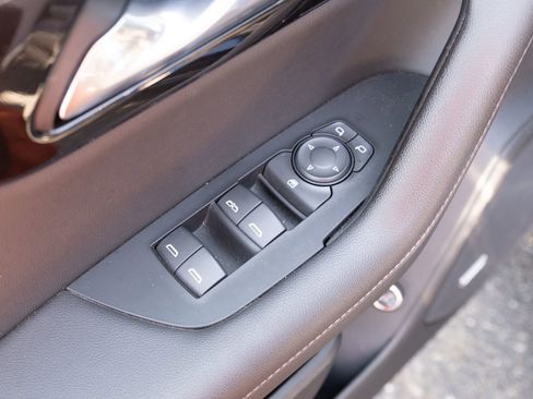 Used 2023 Chevrolet Blazer Premier FWD image 15