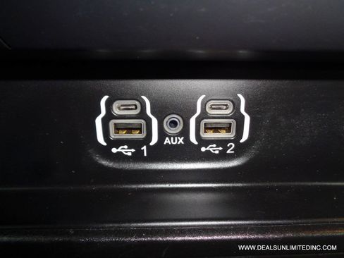 Used 2020 RAM 1500 Big Horn AWD/4WD image 16