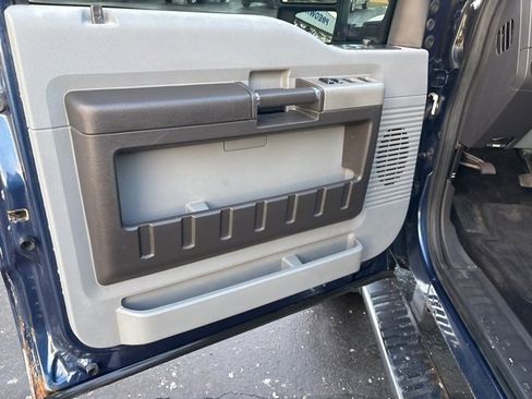 Used 2014 Ford F250 XLT w/ XLT Premium Package image 22