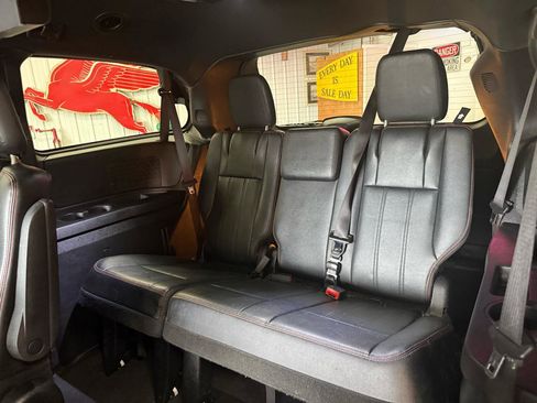 Used 2019 Dodge Grand Caravan GT image 19