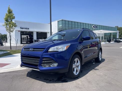 Used 2016 Ford Escape SE w/ Equipment Group 201A FWD image 1