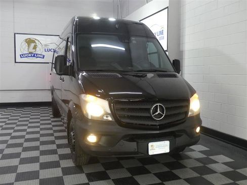 Used 2016 Mercedes-Benz Sprinter 3500 image 4