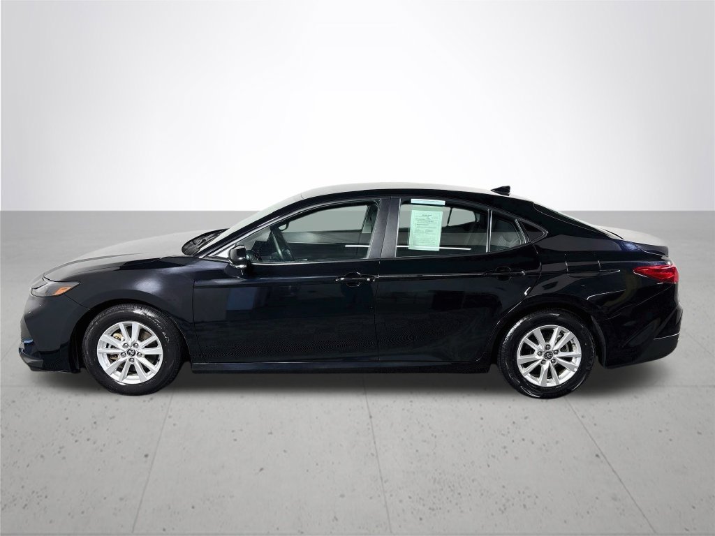 Used 2025 Toyota Camry LE FWD image 9