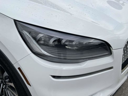 Used 2022 Lincoln Aviator Standard w/ Premium Package image 9