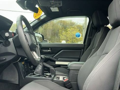 Used 2024 Toyota Tacoma TRD Sport w/ TRD Sport Upgrade Package AWD/4WD image 9