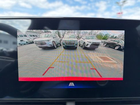 New 2026 Chevrolet Trax LT w/ LT Convenience Package FWD image 12