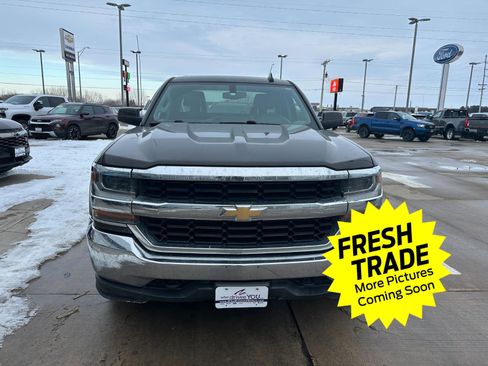 Used 2018 Chevrolet Silverado 1500 LT image 2