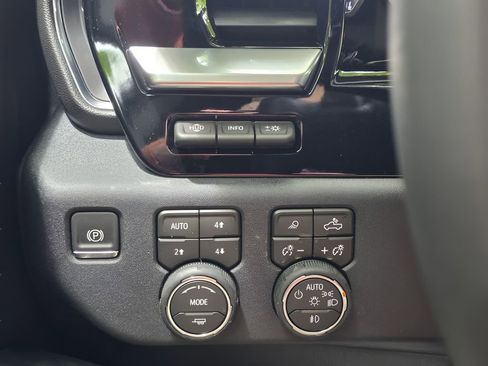 New 2026 Chevrolet Silverado 1500 LTZ w/ LTZ Premium Package AWD/4WD image 26