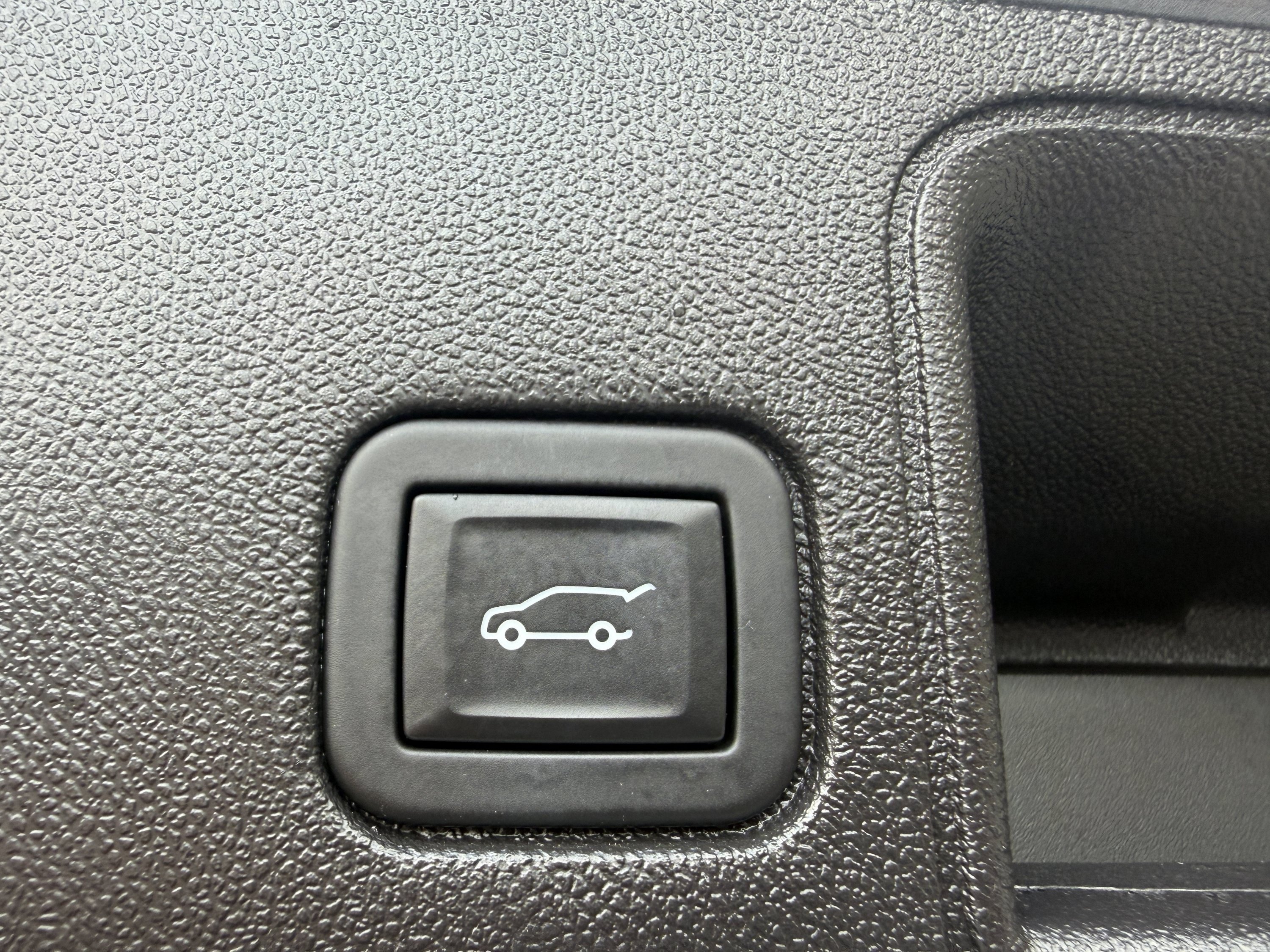 Used 2024 GMC Terrain SLE w/ Driver Convenience Package AWD/4WD image 20