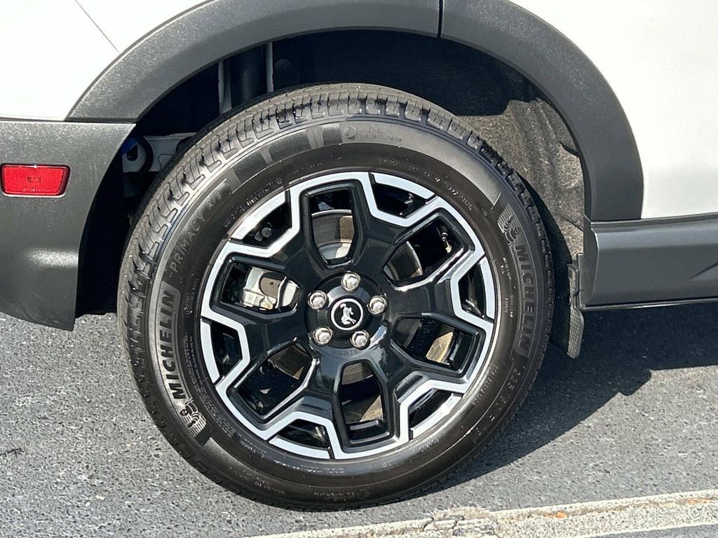 Used 2025 Ford Bronco Sport Outer Banks w/ Outer Banks Tech Package+ AWD/4WD image 9