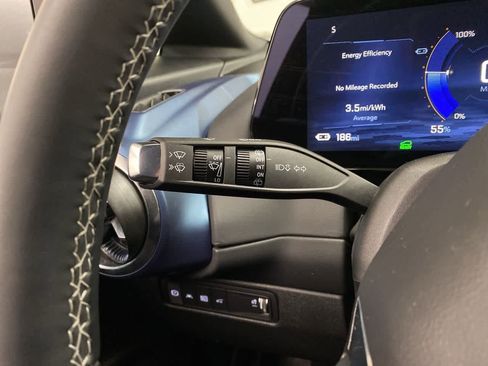 Used 2025 Chevrolet Equinox EV LT w/ Convenience Package image 22