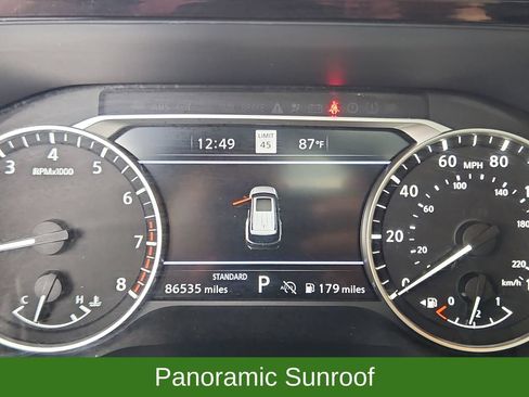 Used 2022 Nissan Pathfinder SL w/ SL Premium Package FWD image 13