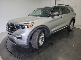 Used 2021 Ford Explorer XLT w/ Equipment Group 202A AWD/4WD video 3
